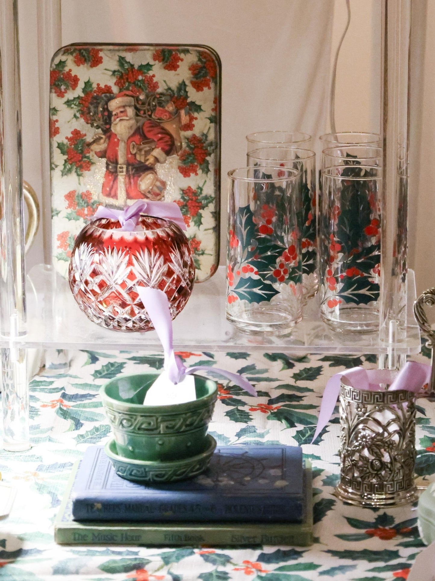 Vintage Christmas Tin with lid